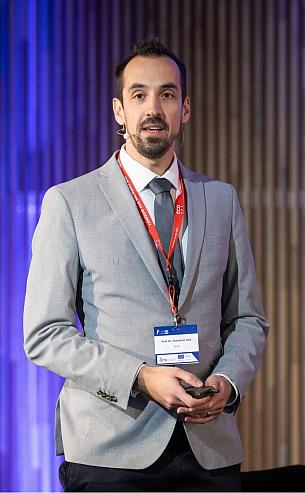Prof. Dr. Sebastian Lins