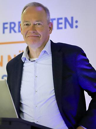 Dr. Stefan Brink